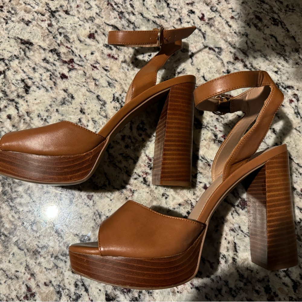Steve Madden heels (size 10)